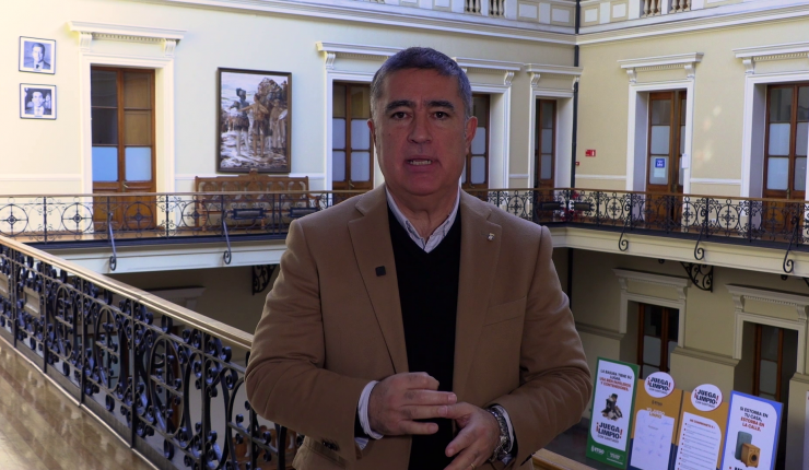 “Vamos a perseguirlos penalmente”: Alcalde Desbordes anuncia querella tras ataque a bus con molotov en el INBA