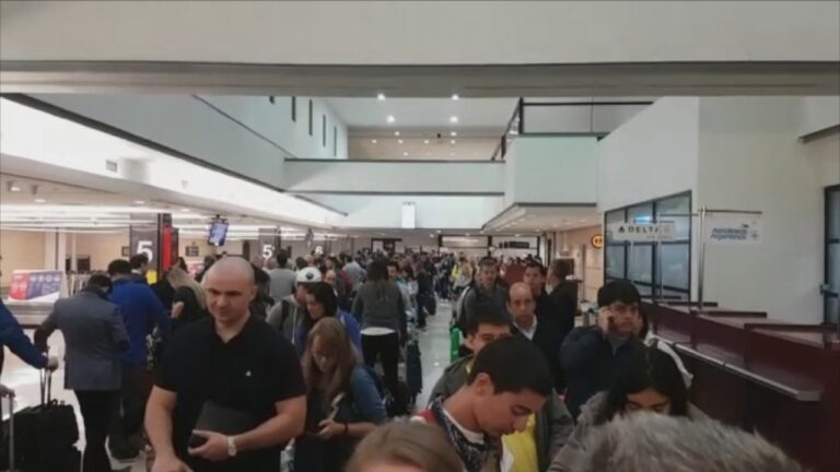 Molestia por paro indefinido en aduanas