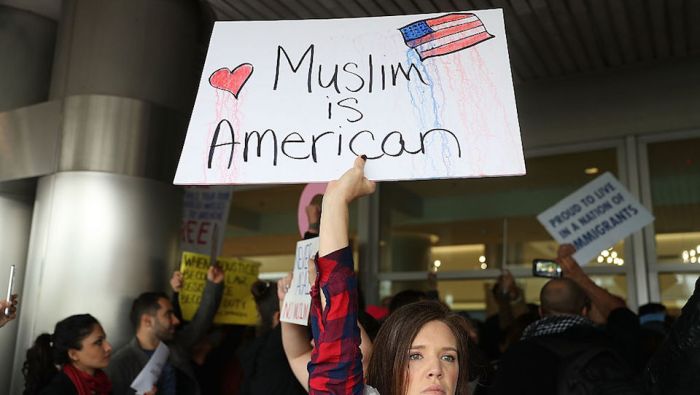 Corte federal confirma suspensión del decreto migratorio de Trump