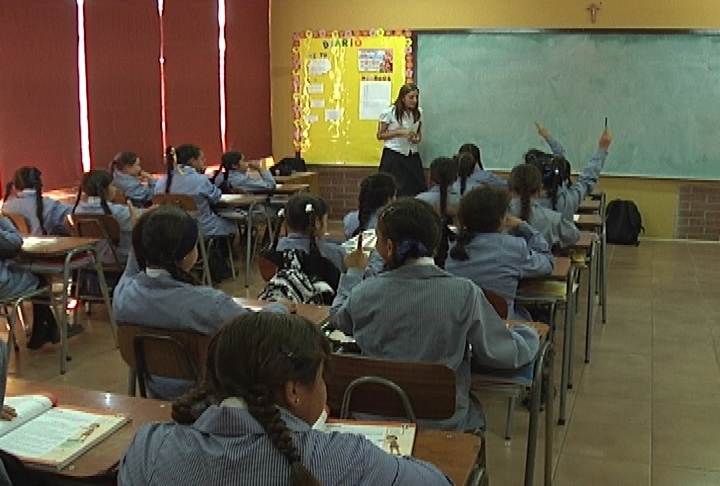 Intendente Orrego anuncia clases normales para mañana en la Región Metropolitana