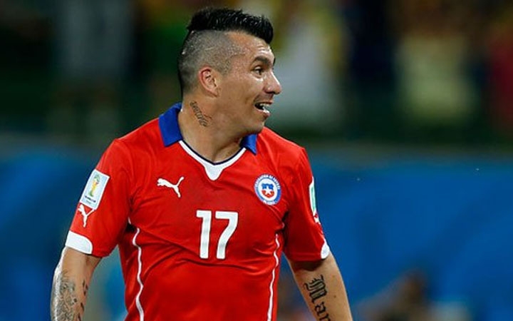 El polémico pisotón de Gary Medel a Neymar