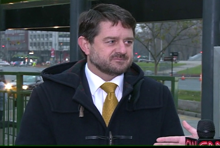 Intendente Orrego informó que seguirán investigando al hombre armado en la marcha estudiantil