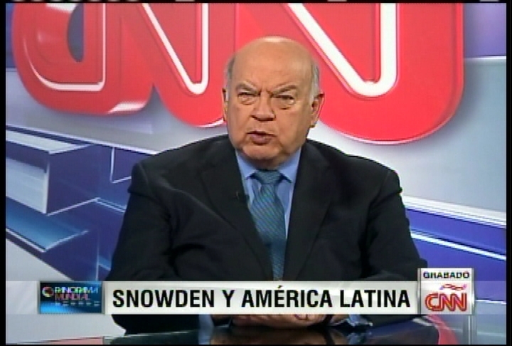 Insulza cuestionó la legalidad de espiar a un país o persona particular