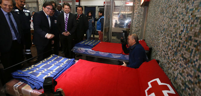 Indagan fallecimiento al interior de albergue en estadio Víctor Jara