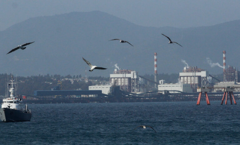 Gobierno ordenó paralizar parte de las operaciones en industrias de Quintero