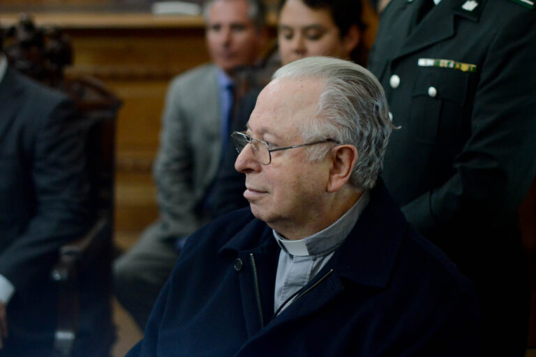 Papa Francisco expulsó del sacerdocio a Fernando Karadima