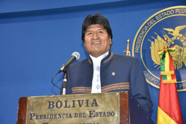 Evo Morales se dirige al 