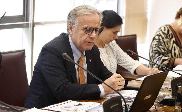 Gobierno retira protocolo de objeción de conciencia de Contraloría