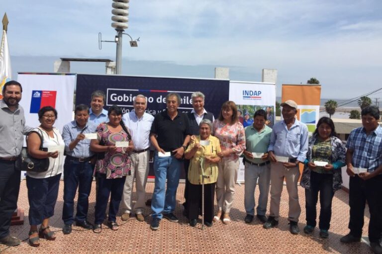 Gobierno entregó los primeros bonos de emergencia agrícola en la Región de Arica y Parinacota