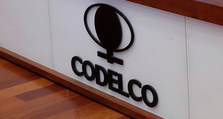 Tras muerte de dos trabajadores: Codelco anunció paralización de sus proyectos de expansión