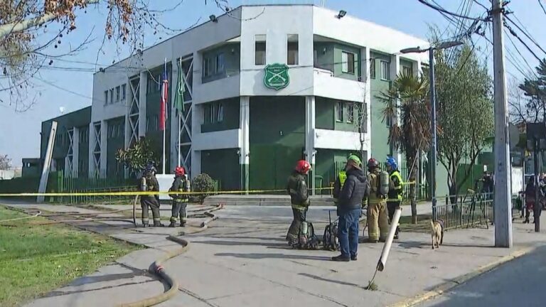 Persona que entregó paquete con artefacto explosivo en comisaría de Huechuraba quedó retenida