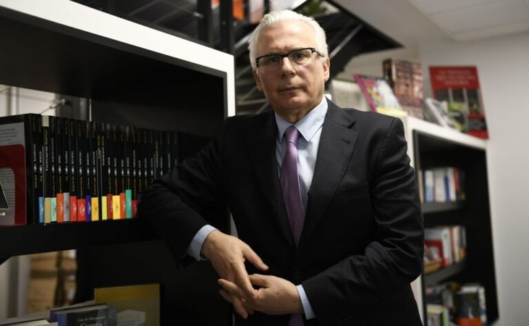 Baltasar Garzón llama a que chilenos en el exterior ejerzan 