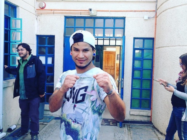 Boxeador denuncia que fue detenido y torturado por Carabineros tras ser identificado en redes sociales