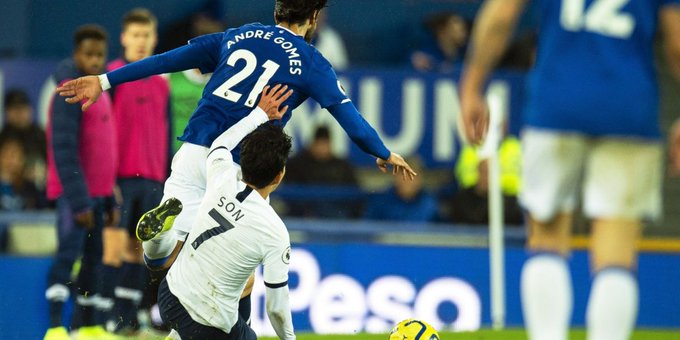 André Gomes sufrió una escalofriante lesión que dejó llorando al infractor