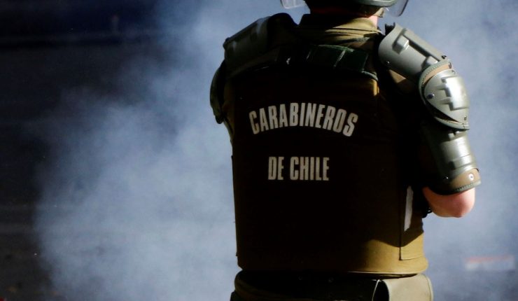 Detienen a mayor de Carabineros acusado de disparar contra estudiantes del Liceo 7 de Santiago