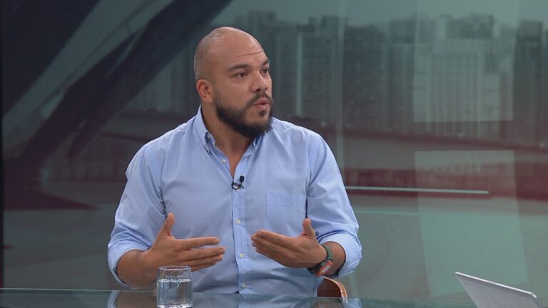 Director ejecutivo de Chile 21: 