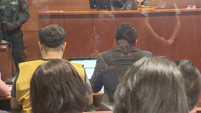 Profesor imputado por la destrucción de torniquetes en el Metro de Santiago seguirá en prisión preventiva