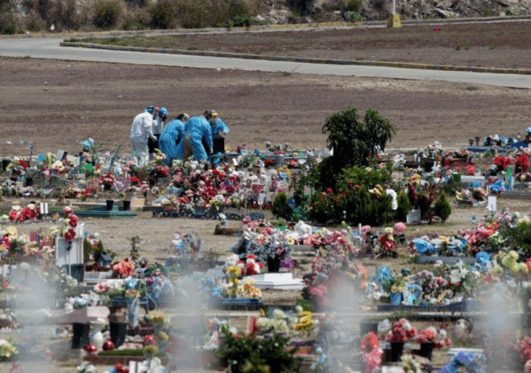 Honduras instruyó a autoridades locales buscar terrenos para fosas comunes ante aumento de contagios por coronavirus