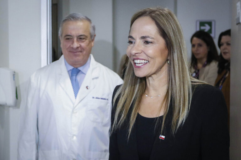 Ex ministra de la Mujer apoya a Jaime Mañalich y asegura que 