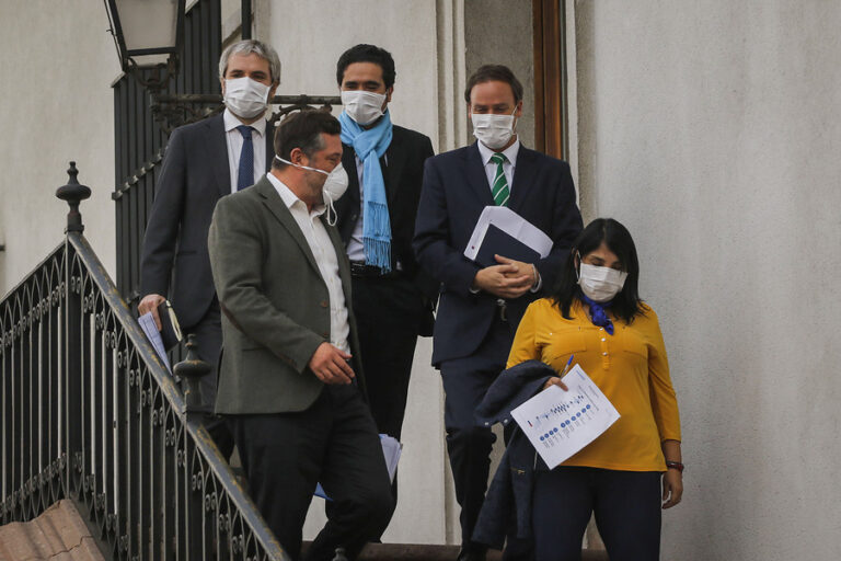 Gobierno confirma que hay ministros en cuarentena preventiva tras tener contacto con senadores contagiados