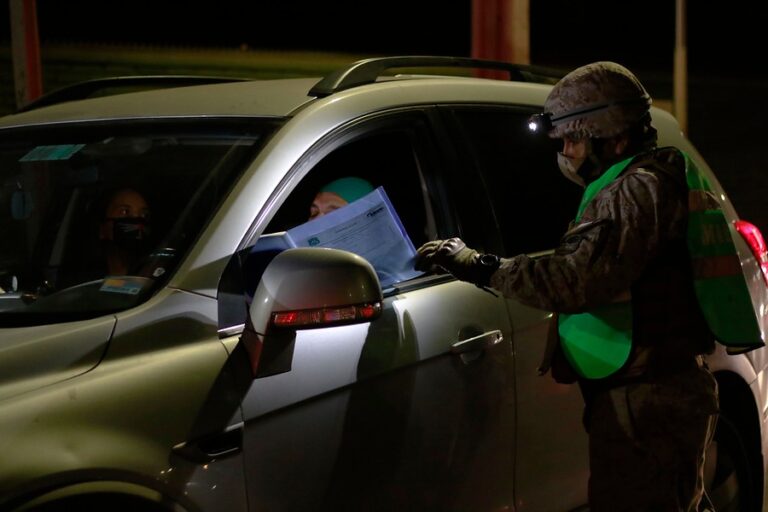 158 menos en relación al reporte anterior: Disminuye cantidad de personas controladas por infringir el toque de queda