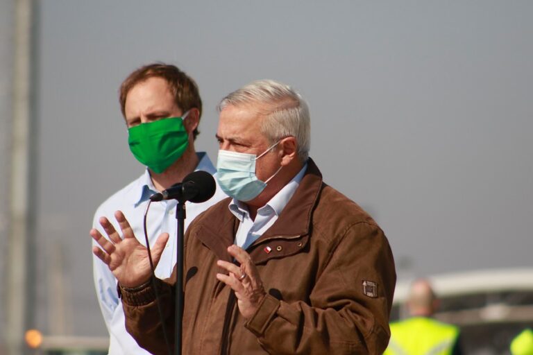 Ministro Mañalich habla de 