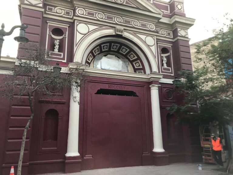 Intendencia de la RM pintó 5 mil fachadas y monumentos que fueron rayados en el estallido social