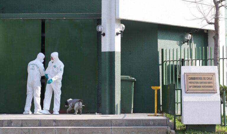 Formalizarán por homicidio frustrado a imputados por envío de bombas a comisaría y a ex ministro Hinzpeter