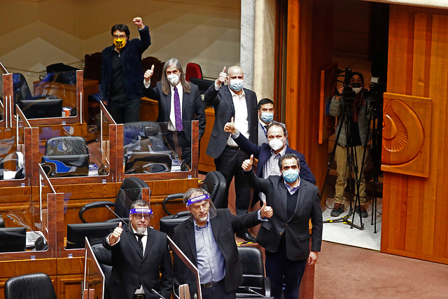 Proyecto de retiro de fondos avanza en el Senado y Minsal anuncia medida para adultos mayores de 75 años