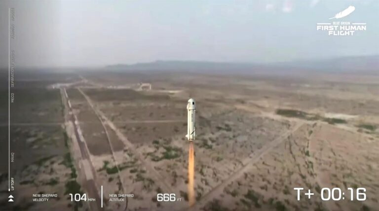 Raúl Sohr tras viajes de Richard Branson y Jeff Bezos: 