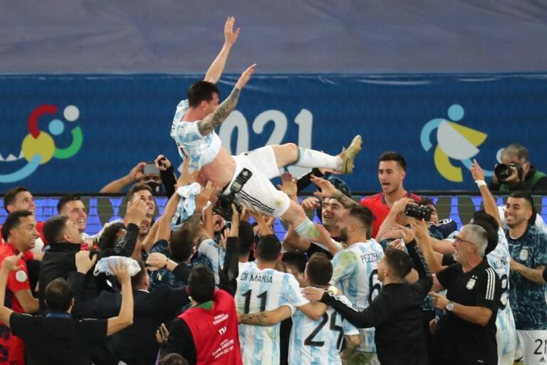Messi saldó su deuda y ganó la Copa América con Argentina tras vencer a Brasil en la final