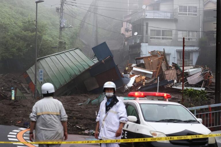 Japón: Intensas lluvias dejan 2 muertos y una veintena de desaparecidos