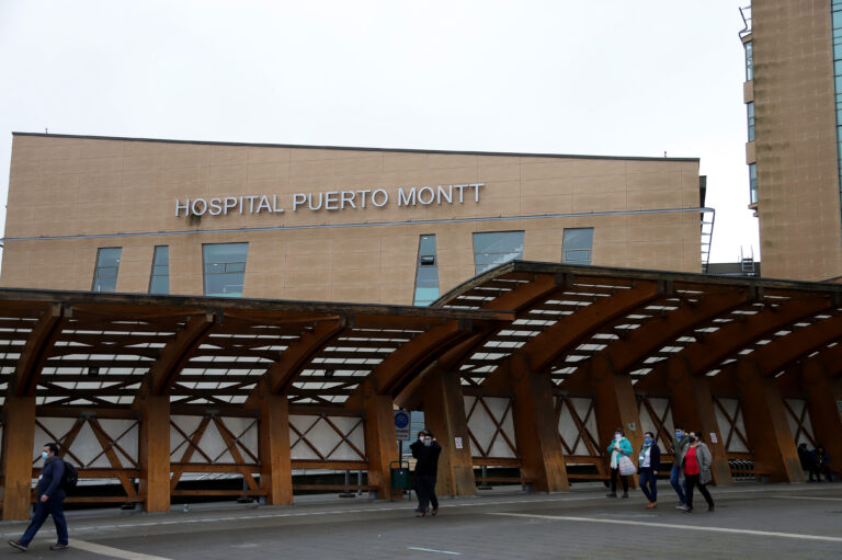 COVID-19: 46 funcionarios contagiados y más de 30 contactos estrechos en Hospital de Puerto Montt