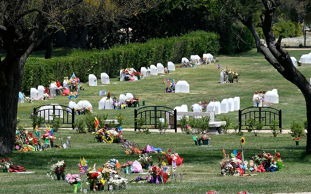 Cementerios podrán funcionar en todas las etapas tras cambios al Plan Paso a Paso