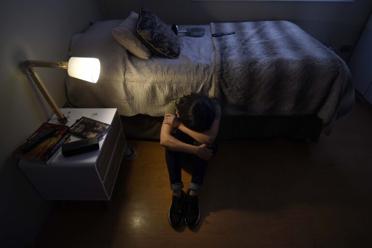 ¿En qué consiste la depresión? Consejos para enfrentarla y pedir ayuda