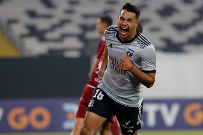 Colo Colo avanzó cómodamente a cuartos de Copa Chile tras golear a La Serena
