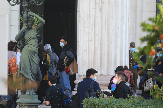 Suspenden primera sesión de la Convención Constitucional y se postergaría para este martes