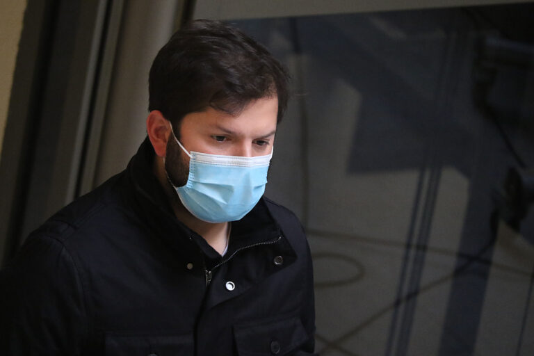 Boric desmintió a El Líbero por supuesta acusación de acoso: 