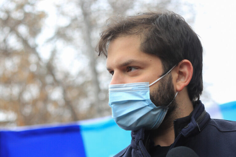 Boric llama a la unidad a días de la primaria: 