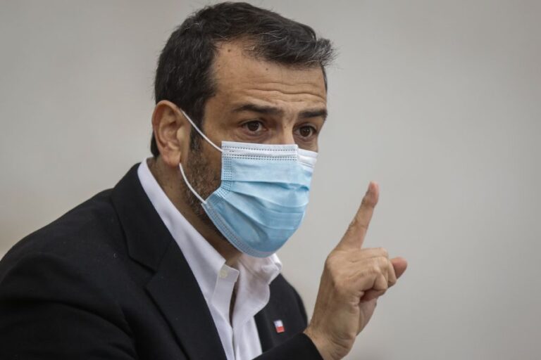 Gobierno se querella por ley de control de armas tras imágenes del velorio de Pablo Marchant