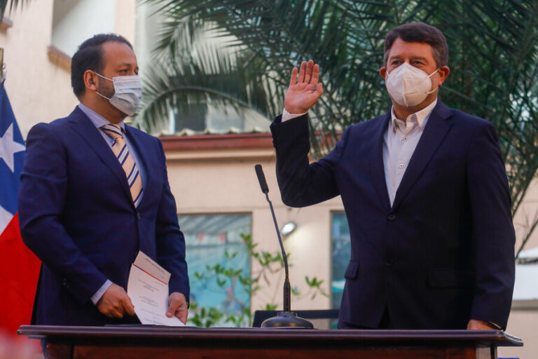 Orrego asumió como gobernador de la Región Metropolitana