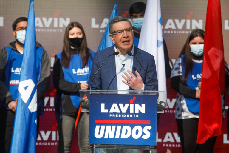 Lavín admite triunfo de Sichel: 