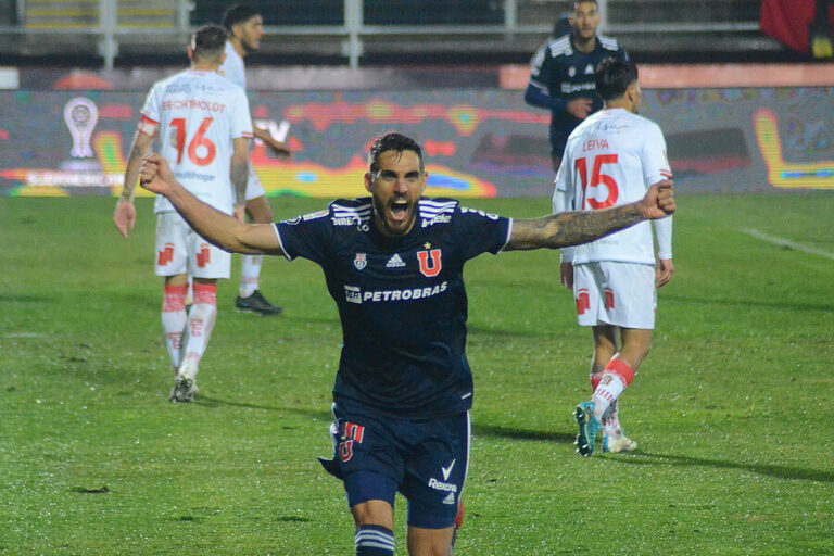 La U remontó en La Granja y se quedó con la victoria ante Curicó con polémica en el final
