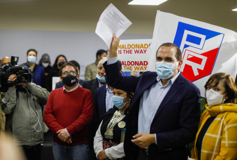Carlos Maldonado celebra inscripción en consulta ciudadana: 