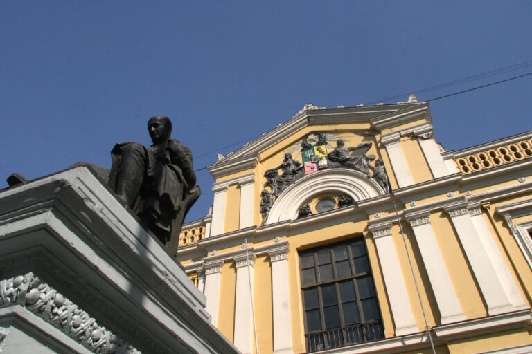 Gobierno condena tesis sobre pedofilia y contacta a rectora de U. de Chile para expresar su preocupación
