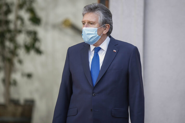 Alberto Espina sufrió millonario robo en su casa en Lo Barnechea