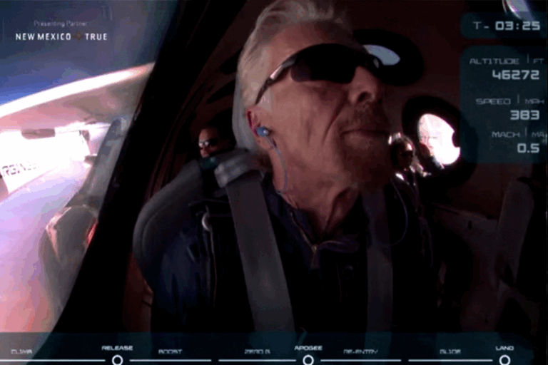 El fundador de Virgin Galactic, Richard Branson, llegó con éxito al espacio exterior