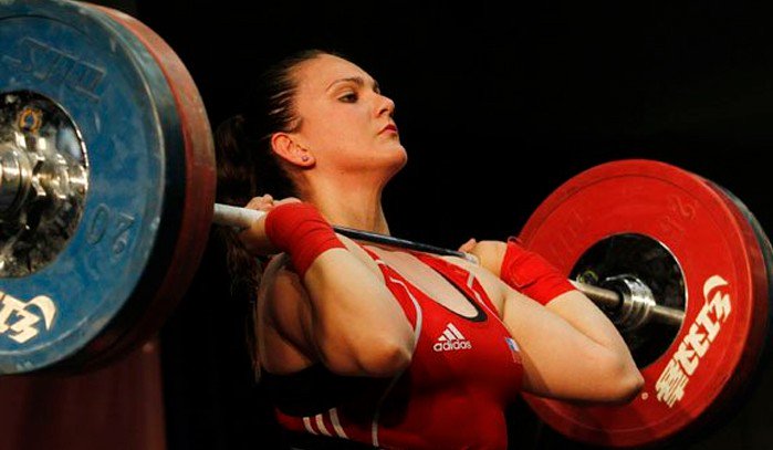 Sin debut mundial: María Fernanda Valdés queda fuera de los JJ.OO. de Tokio tras sufrir lesión en el hombro