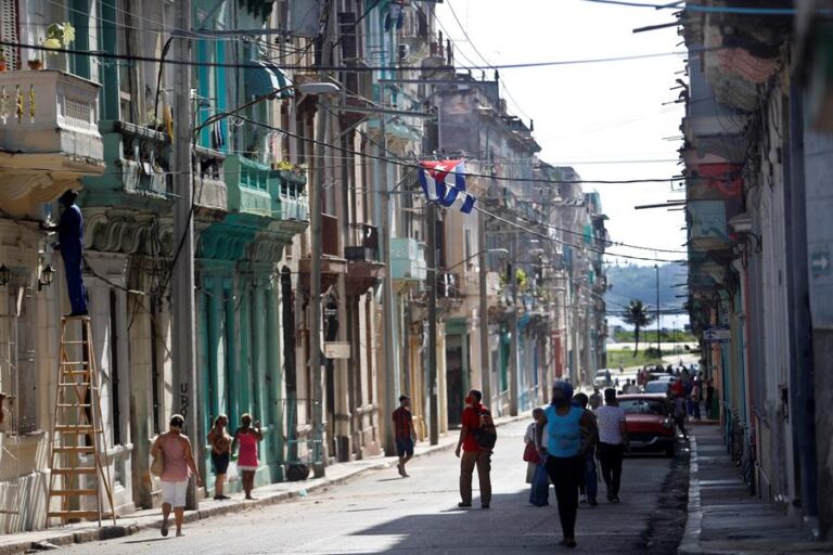 España pide la “liberación inmediata” de periodista detenida en Cuba