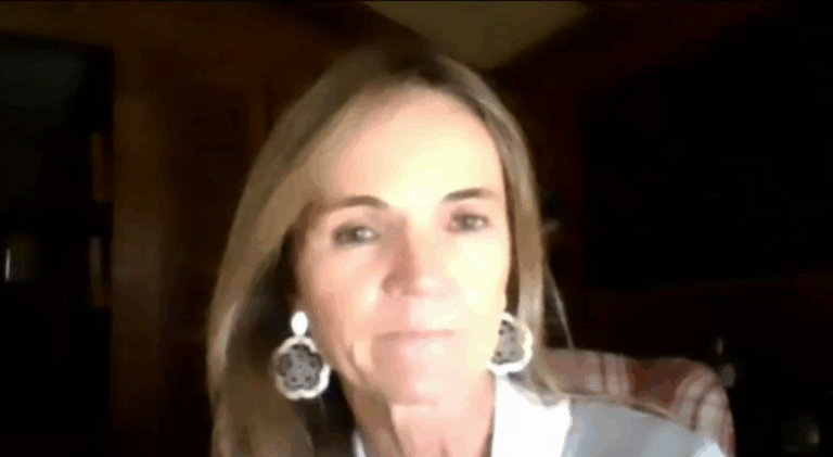 Alejandra Valdés sobre programa de acompañamiento a adultos mayores: 